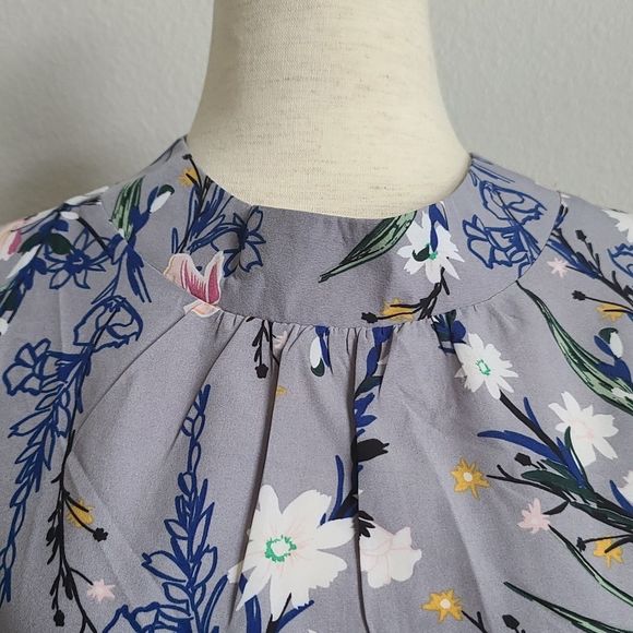 PLUS SIZE WOMAN'S SHEIN CURVE TOP - Picture 2 of 10